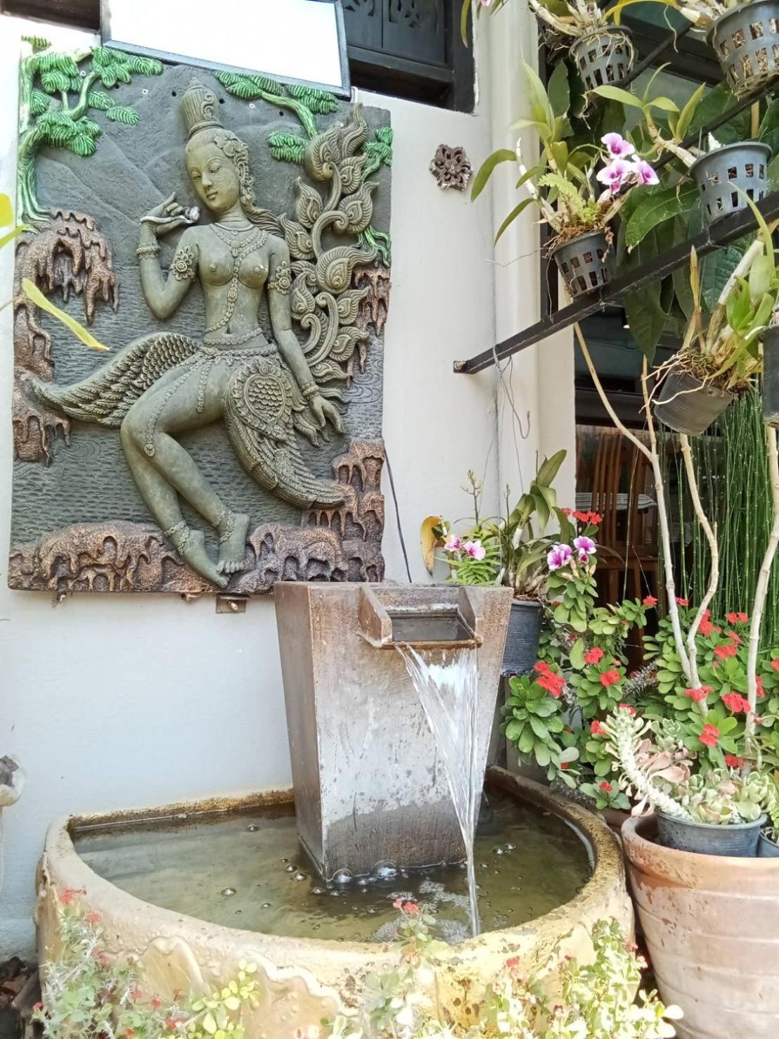 Vlodge&Vegetarian Vegan Hotel Chiang Mai Buitenkant foto